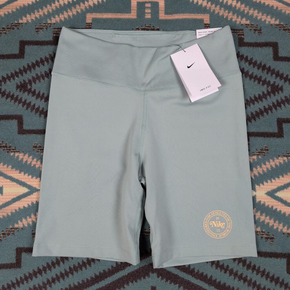 Nike One Heritage Mid-Rise 7" Women Biker Shorts Size Medium Dusty Sage
